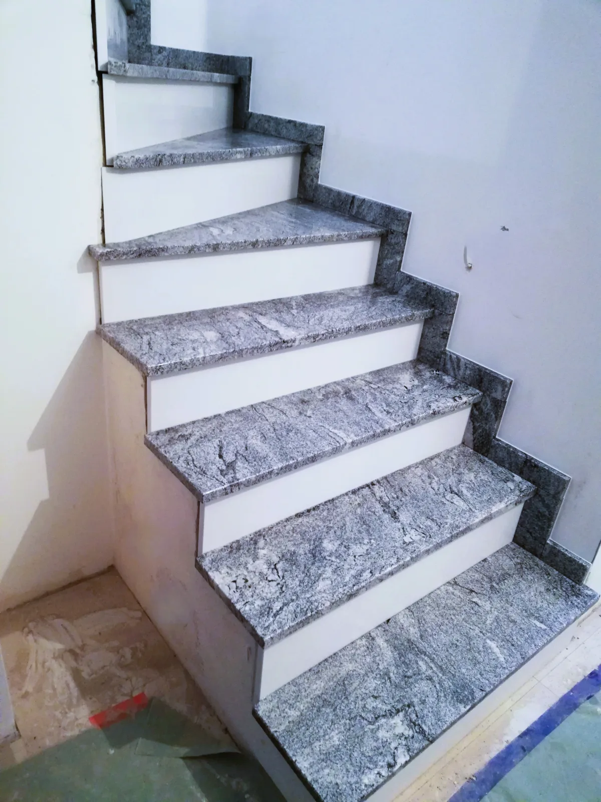 Schody granitowe wewnętrzne